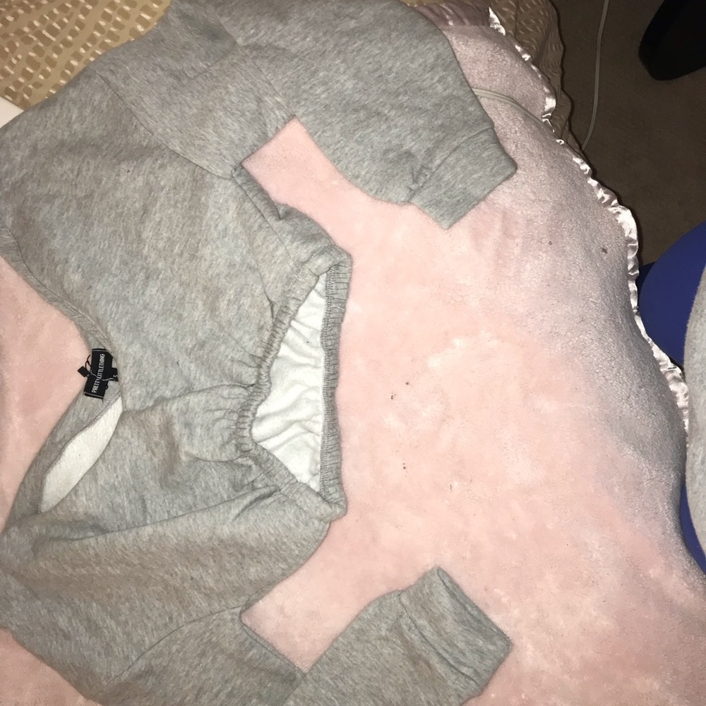 cropped sweatshirt